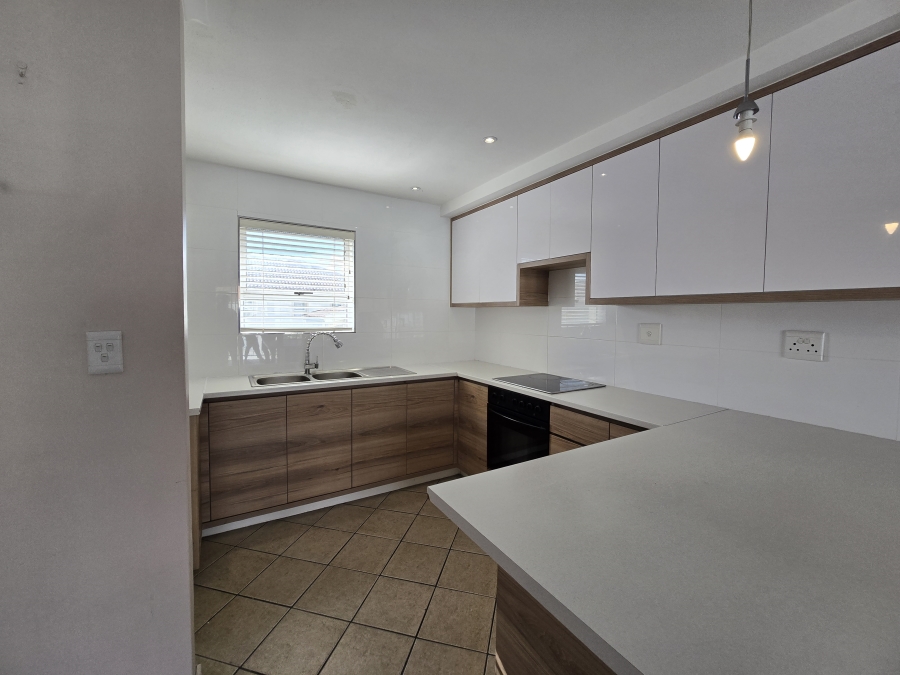 2 Bedroom Property for Sale in Gordons Bay Central Western Cape